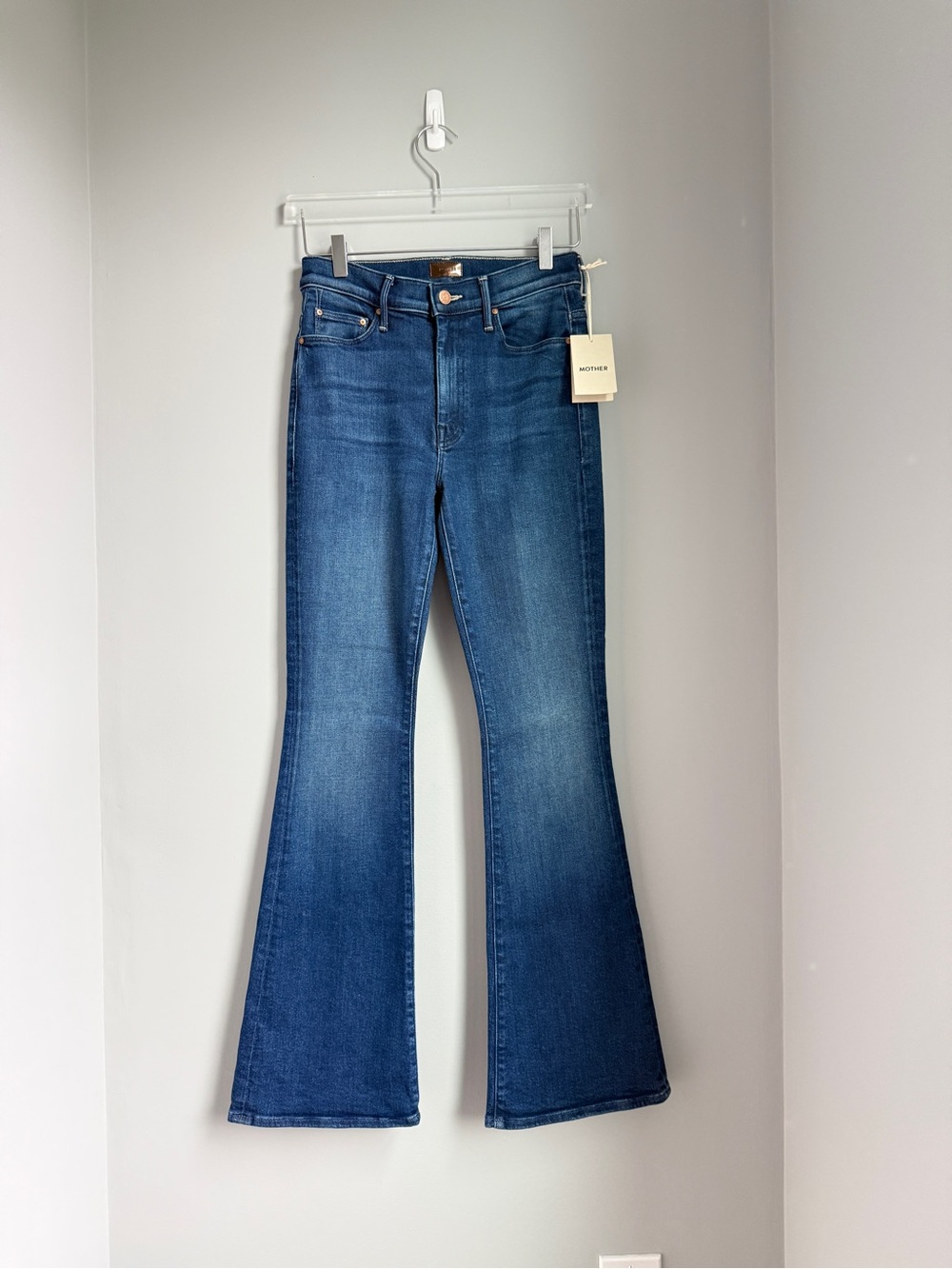 MOTHER Denim The Weekender Mid Rise Flared Jeans in Nip It In The Butt Sz 26 NEW - Picture 2 of 7